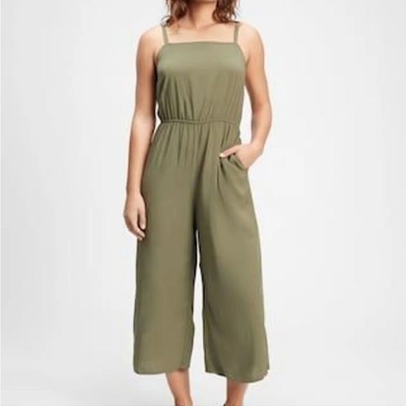 GAP Women's Green Squareneck Jumpsuit Cropped One Piece Tank Romper NWT - Picture 1 of 7